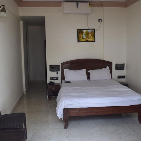 Hotel Murud Marina Exterior photo